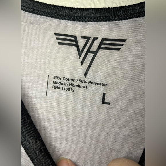 ⭐️ 3/$25 ⭐️ Van Halen T-shirt Size L - Picture 3 of 6